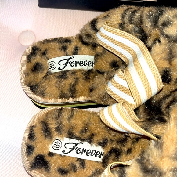 Forever 21 animal print faux fur fuzzy platform sandals sz 8.5 look new NWOT!! - Picture 7 of 8